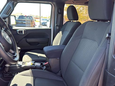Used 2019 Jeep Wrangler Sport AWD/4WD image 2
