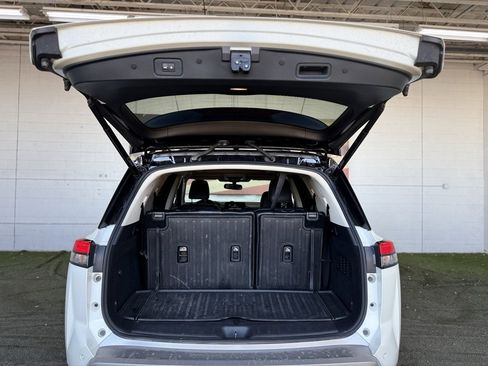 Used 2022 Nissan Pathfinder Platinum w/ Cargo Package image 15