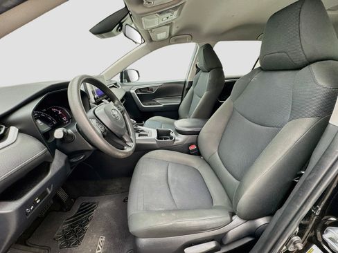 Used 2023 Toyota RAV4 LE FWD image 13