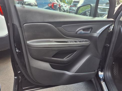 Certified 2022 Buick Encore Preferred image 9