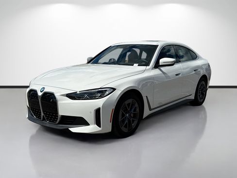 Used 2024 BMW i4 eDrive40 w/ Premium Package image 7