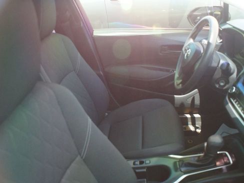 Used 2023 Toyota Corolla LE FWD image 2