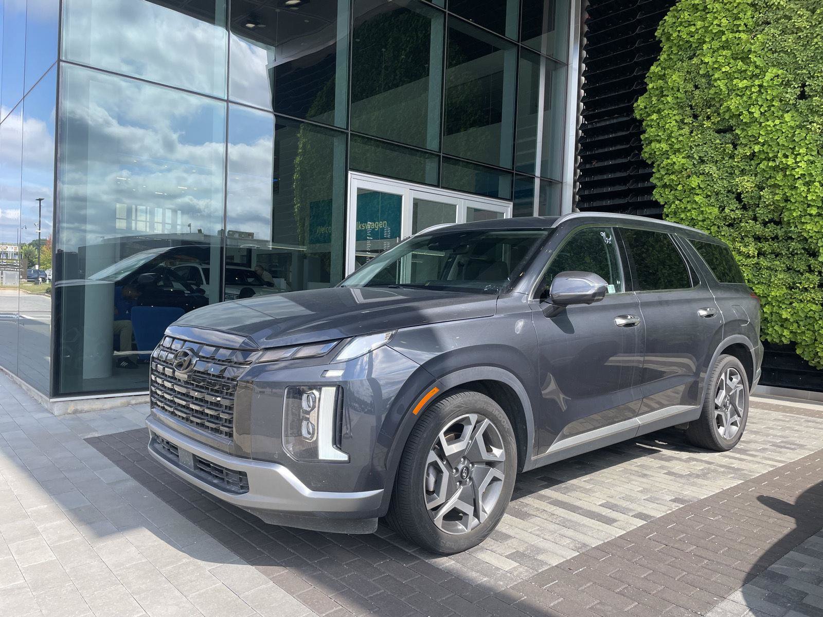 Used 2024 Hyundai Palisade Limited AWD/4WD image 13