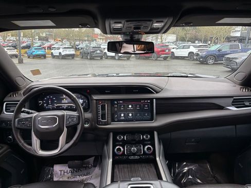 Used 2022 GMC Yukon XL Denali image 12