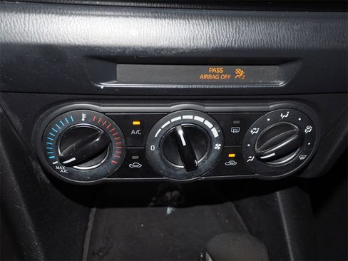 Used 2016 MAZDA MAZDA3 i Sport w/ Preferred Equipment Package image 18