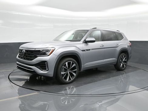 New 2026 Volkswagen Atlas SEL Premium R-Line image 3