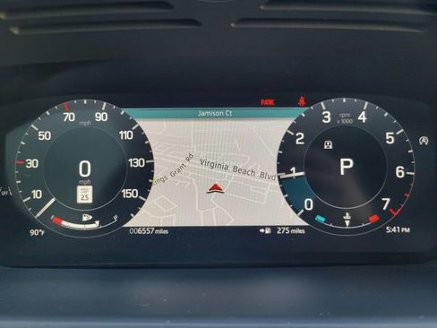 Used 2024 Land Rover Discovery Dynamic SE image 32