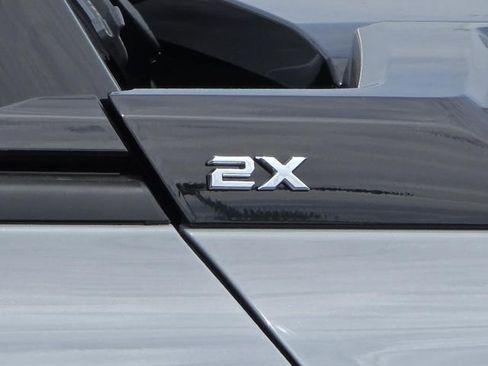 New 2025 GMC Hummer EV 2X image 30