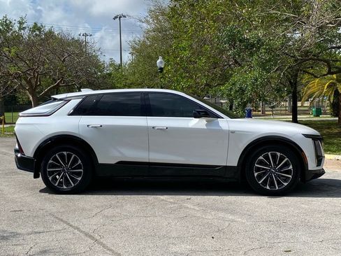 Used 2024 Cadillac Lyriq Sport image 8