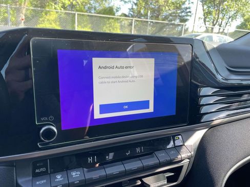 Used 2025 Toyota Camry LE image 38