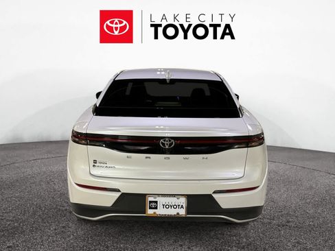 Used 2025 Toyota Crown XLE image 6