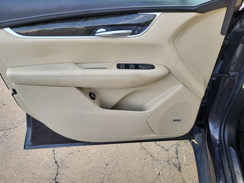 Used 2018 Cadillac XT5 FWD image 19