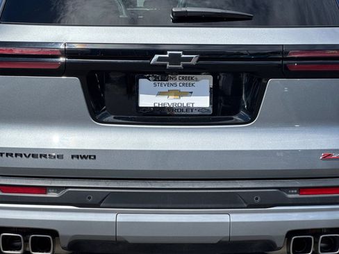 Used 2025 Chevrolet Traverse Z71 image 45