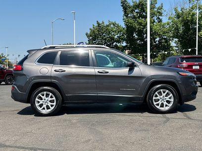 Used 2018 Jeep Cherokee Latitude Plus w/ Comfort/Convenience Group