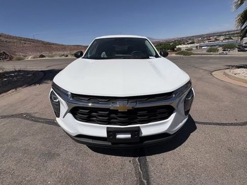 Used 2024 Chevrolet Trax LS FWD image 8