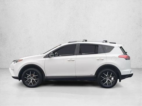 Used 2018 Toyota RAV4 SE AWD/4WD image 17