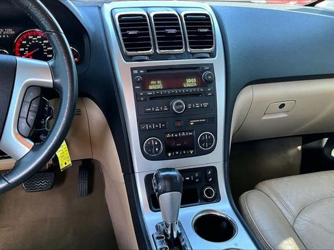 Used 2011 GMC Acadia SLT FWD image 6