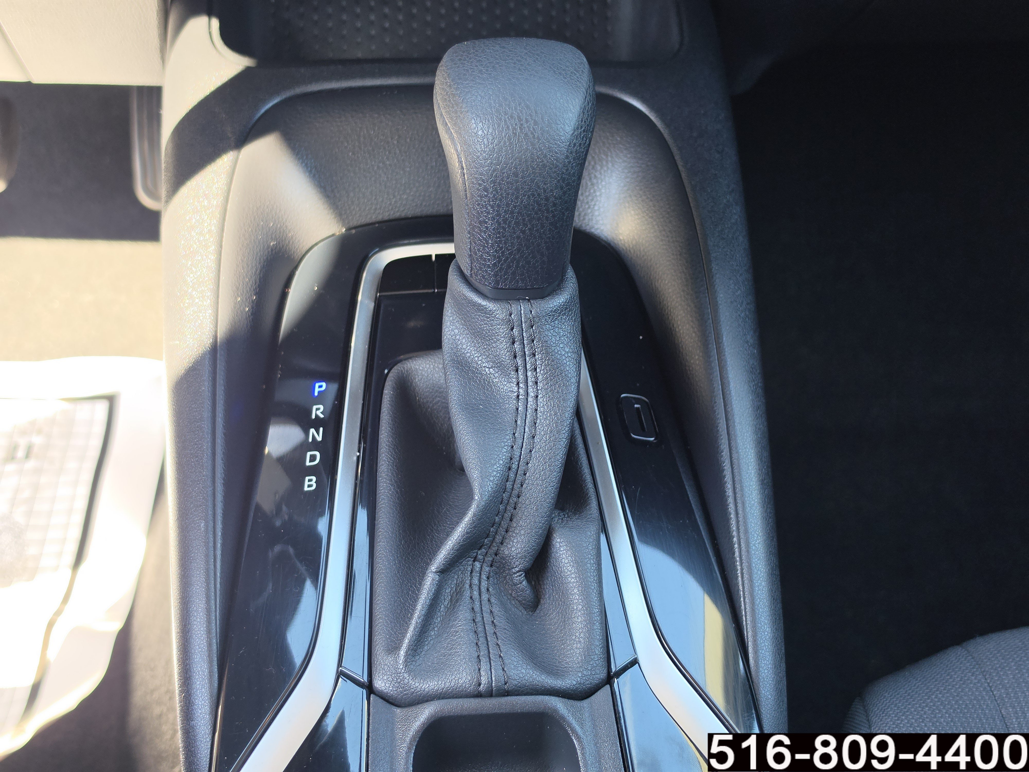 Used 2020 Toyota Corolla LE FWD image 19