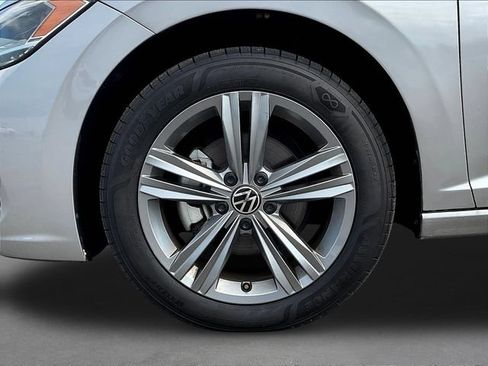Used 2024 Volkswagen Jetta SE FWD image 33