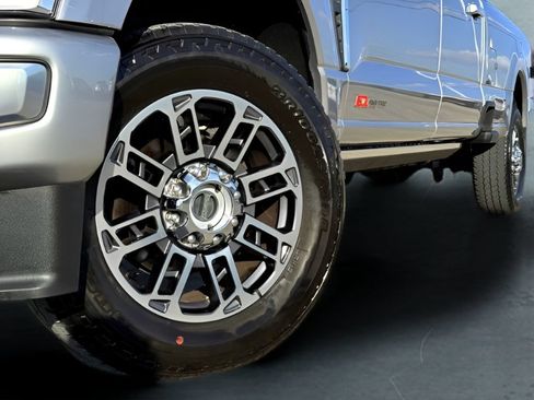 Used 2024 Ford F350 Limited AWD/4WD image 2