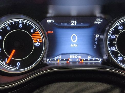 Used 2019 Jeep Cherokee Limited FWD image 23