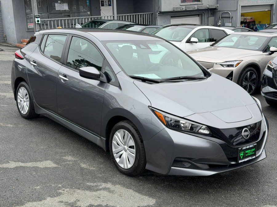 Used 2025 Nissan Leaf S FWD image 3