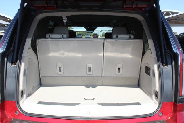 Used 2025 Cadillac Escalade Sport Platinum w/ LPO, ONYX Package AWD/4WD image 5