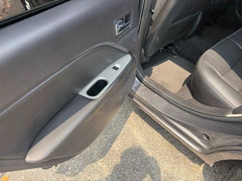 Used 2010 Ford Fusion SEL FWD image 24
