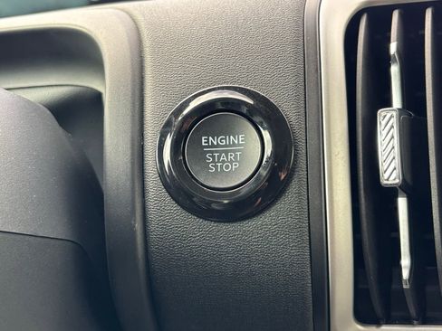 Used 2025 Ford Expedition Max Active image 5