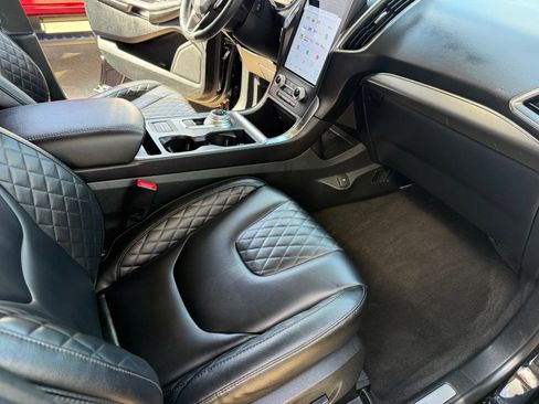 Certified 2024 Ford Edge Titanium AWD/4WD image 16