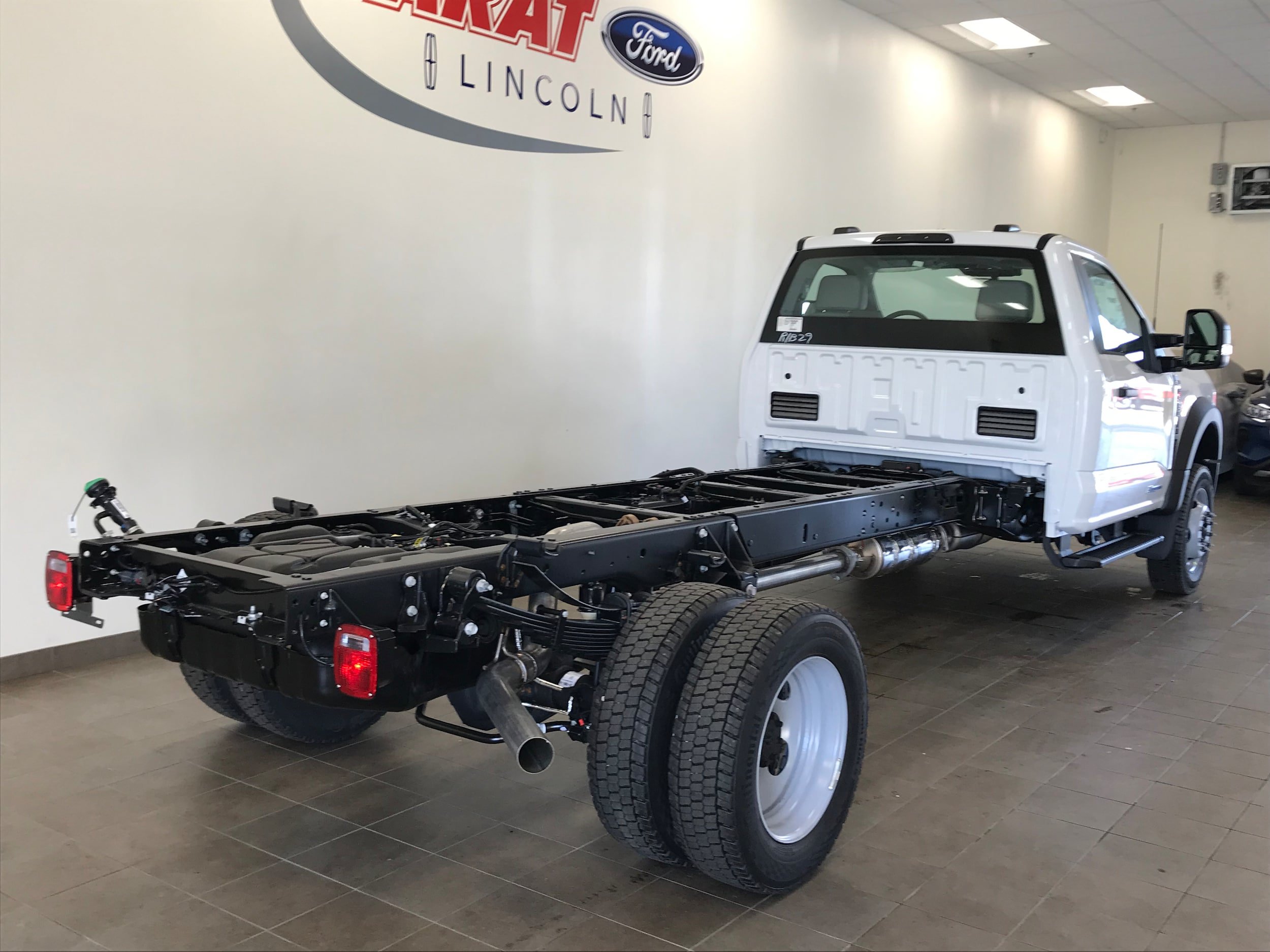 New 2026 Ford F550 4x4 Regular Cab Super Duty image 7