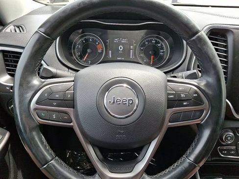 Used 2019 Jeep Cherokee Latitude Plus AWD/4WD image 14