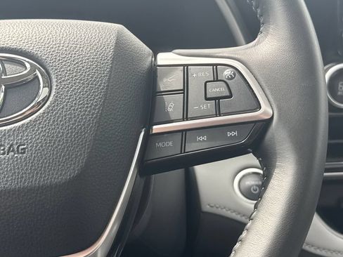 Used 2026 Toyota Highlander XLE AWD/4WD image 21