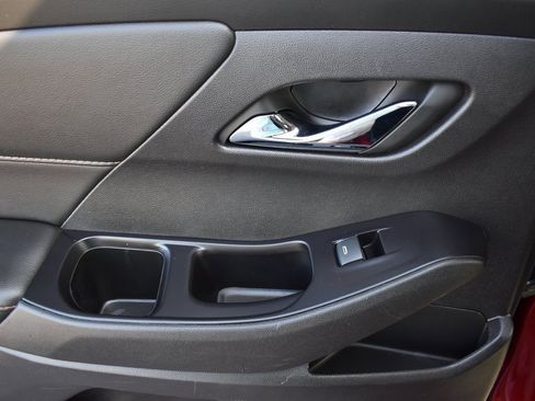 Used 2020 Chevrolet Traverse RS image 13