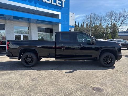 New 2026 Chevrolet Silverado 3500 High Country w/ High Country Premium Package AWD/4WD image 11