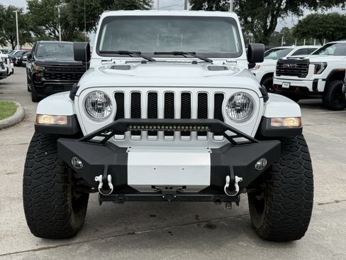 Used 2022 Jeep Wrangler Unlimited Sahara w/ Cold Weather Group AWD/4WD image 10