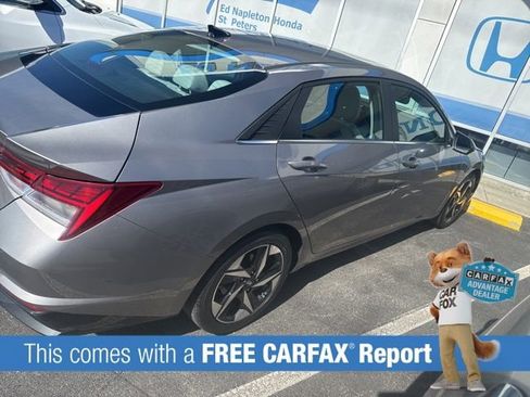 Used 2023 Hyundai Elantra Limited w/ Preferred Accessory Package image 2