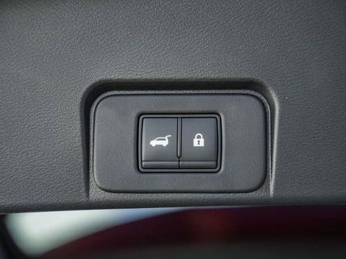 Used 2022 Nissan Rogue SV w/ SV Premium Package image 10