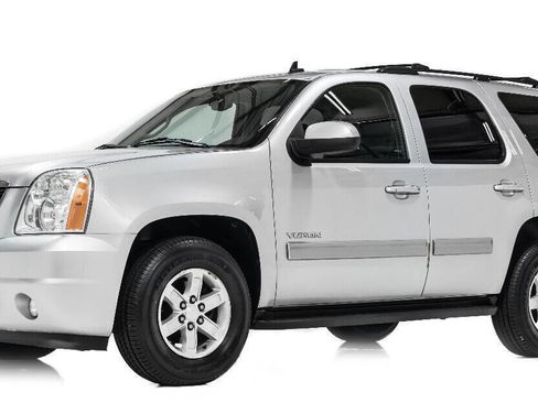 Used 2013 GMC Yukon SLE image 2
