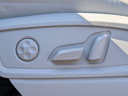 Used 2023 Audi Q5 e Premium Plus w/ Premium Plus Package AWD/4WD image 20