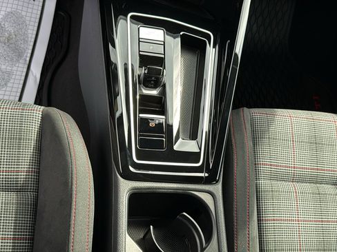 Used 2024 Volkswagen GTI SE FWD image 21