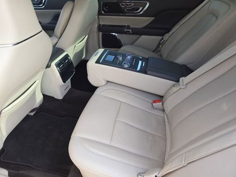 Used 2018 Lincoln Continental Reserve w/ Rear-seat Package image 21