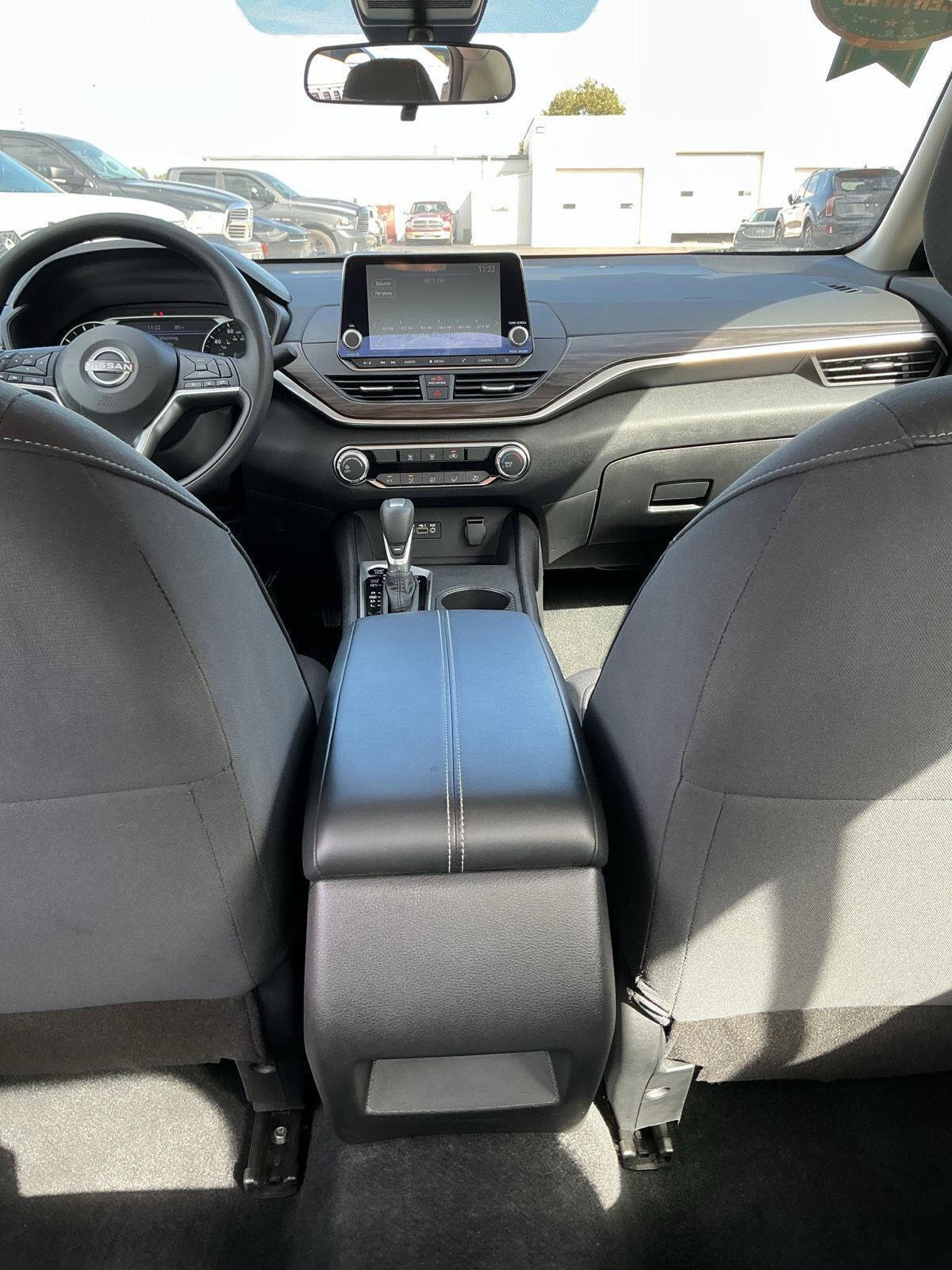 Used 2026 Nissan Altima 2.5 SV FWD image 19