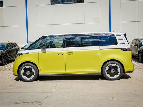New 2025 Volkswagen ID. Buzz Pro S Plus image 4