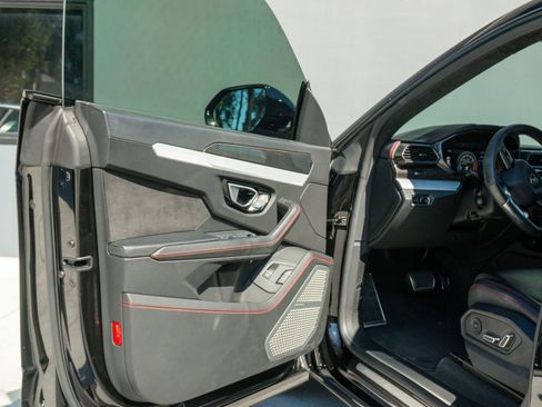 Used 2020 Lamborghini Urus image 74