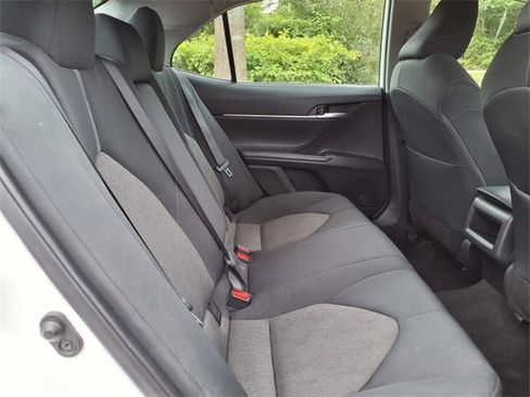 Used 2024 Toyota Camry LE image 6
