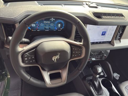 New 2025 Ford Bronco Outer Banks w/ Sasquatch Package AWD/4WD image 18