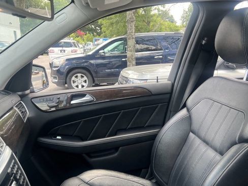 Used 2015 Mercedes-Benz GL 450 4MATIC image 17