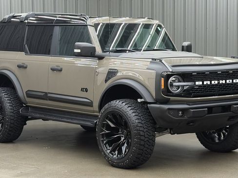 Used 2025 Ford Bronco Outer Banks AWD/4WD image 7