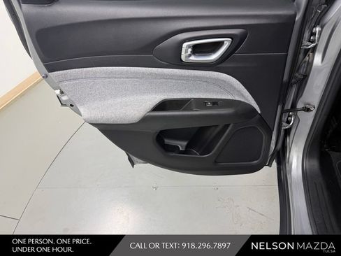 Used 2022 Jeep Compass Latitude AWD/4WD image 33